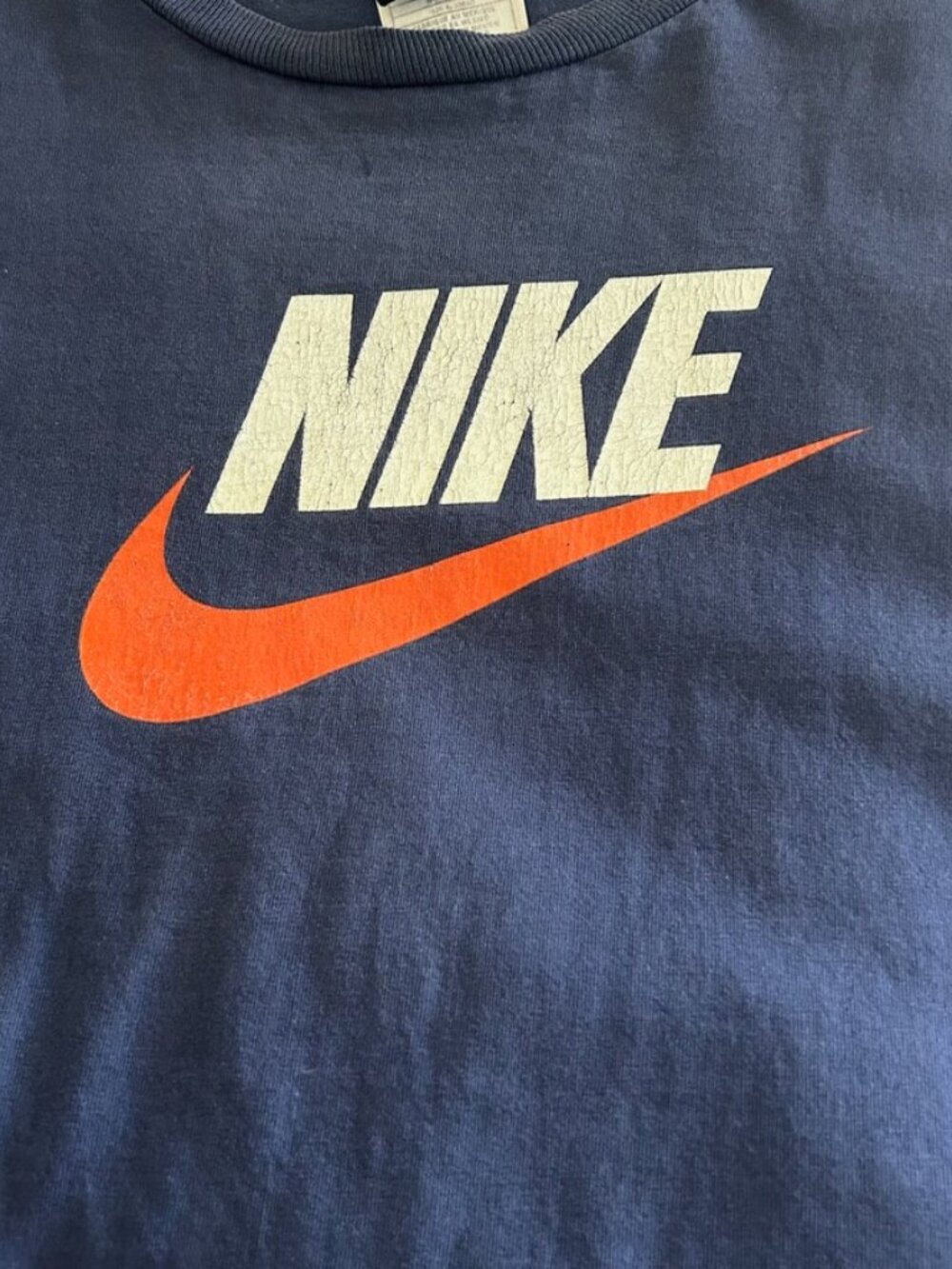 Nike 90s Vintage Orange Swoosh Logo Tee in Navy Blue 100% Cotton Size Large - Picture 2 of 5